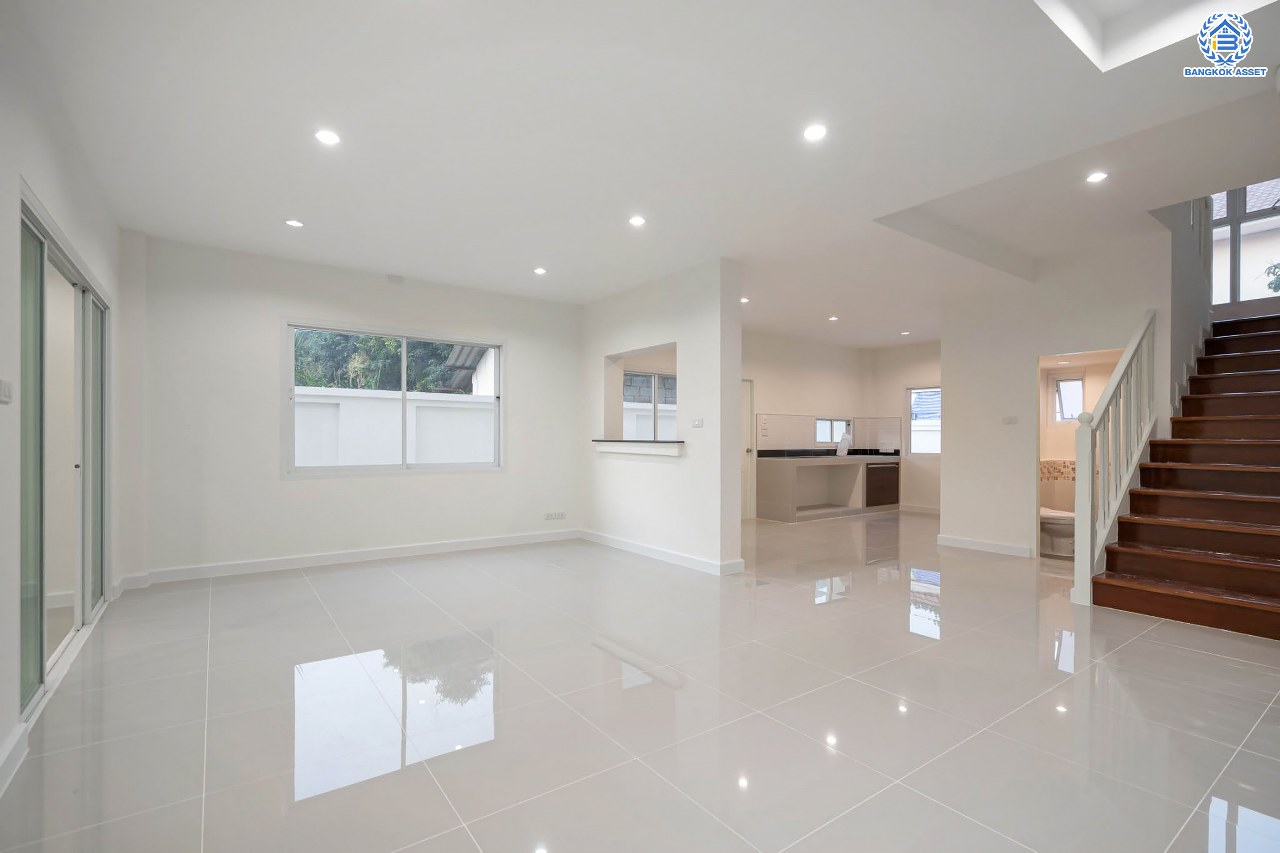 บ้านมือสองตกแต่งใหม่ โครงการ มัณฑิกา กาญจนาฯ-บางบอน รองรับทุกความสุข เนื้อที่ 108.6 ตร.ว. ฟังก์ชัน 3 ห้องนอน 3 ห้องน้ำ 2 ห้องอเนกประสงค์ จอดรถได้ 2 คัน บนทำเลใกล้รถไฟฟ้าสายสีน้ำเงิน "สถานีหลัก2" และจุดขึ้นทางด่วน "พระราม2" และ The Mall บางแค